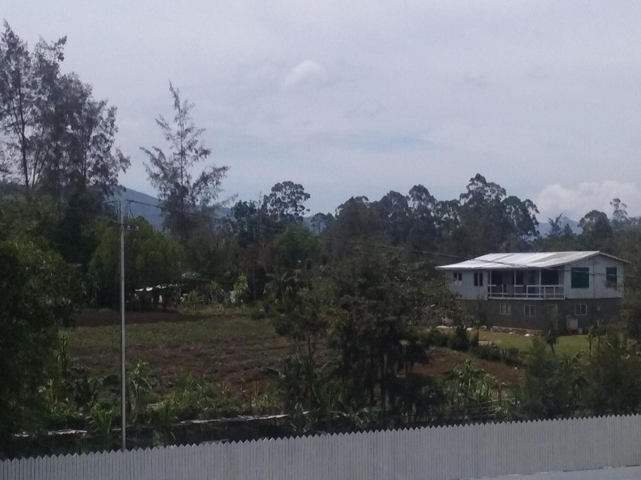 Mcroyal Hotel Mount Hagen Exterior photo