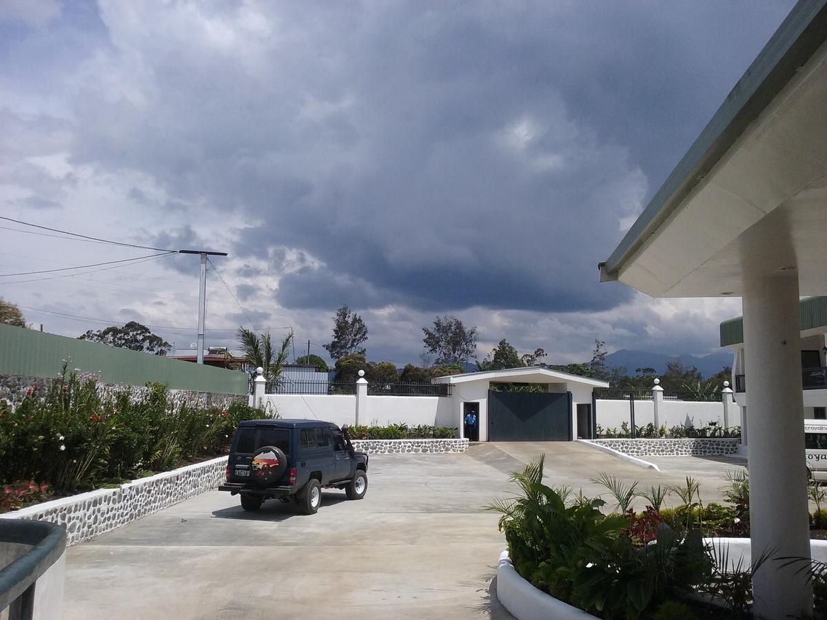 Mcroyal Hotel Mount Hagen Exterior photo