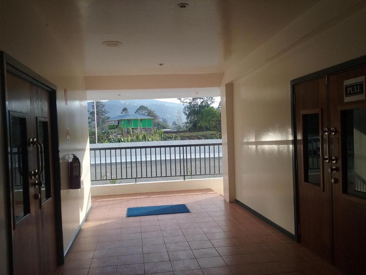Mcroyal Hotel Mount Hagen Exterior photo